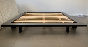 Japan Bett Karup Kiefer massiv schwarz 140x200cm inkl. Rollrost und Futon Matratze in natur